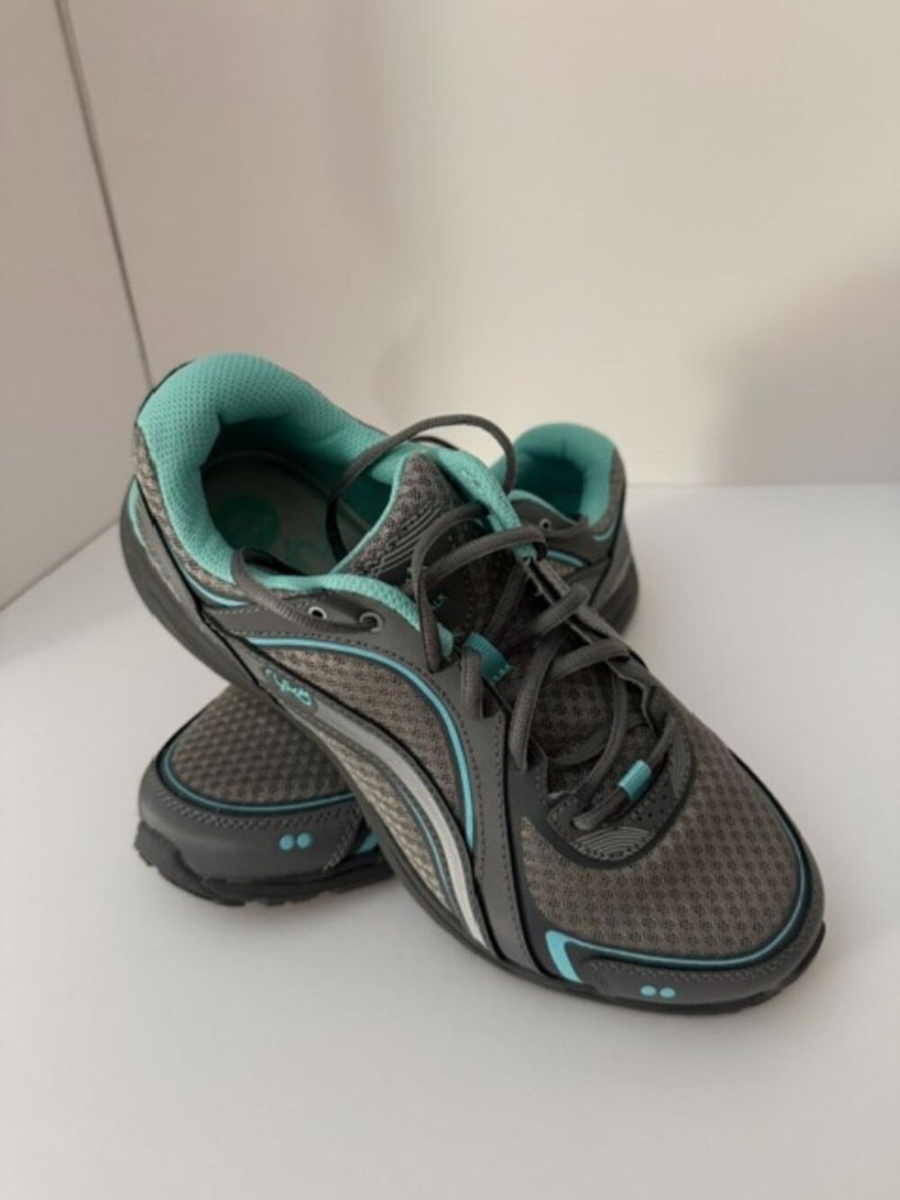 Ryka Sky Walk Women’s 8.5W Grey Aqua Teal Mesh Memory Foam Walking Shoes Sneaker